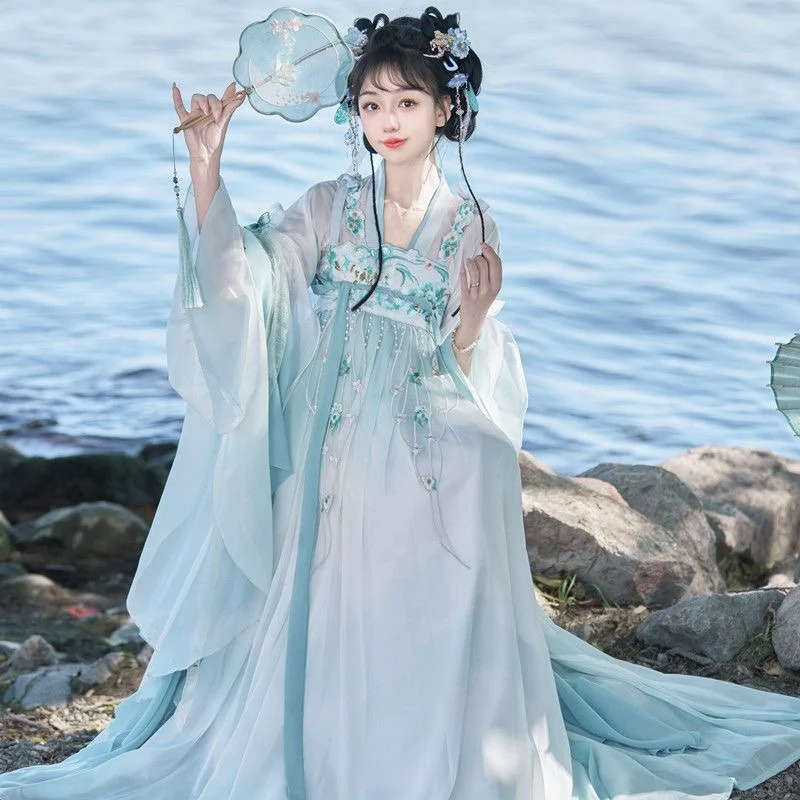 

Spring and summer new embroidered Hanfu daily Tang chest skirt ancient Chinese style ancient Hanfu