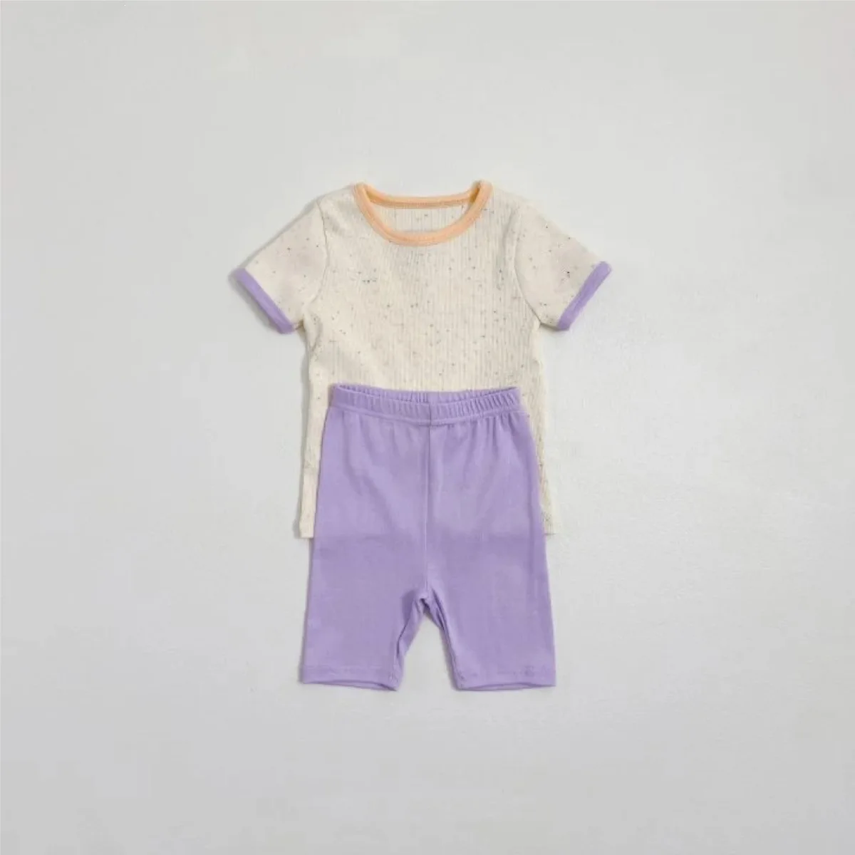 Image 4: Nouvel ensemble décontracté d'été 2026 pour bébés garçons et filles : hauts unis à manches courtes + shorts, 2 pièces en coton pour tout-petits