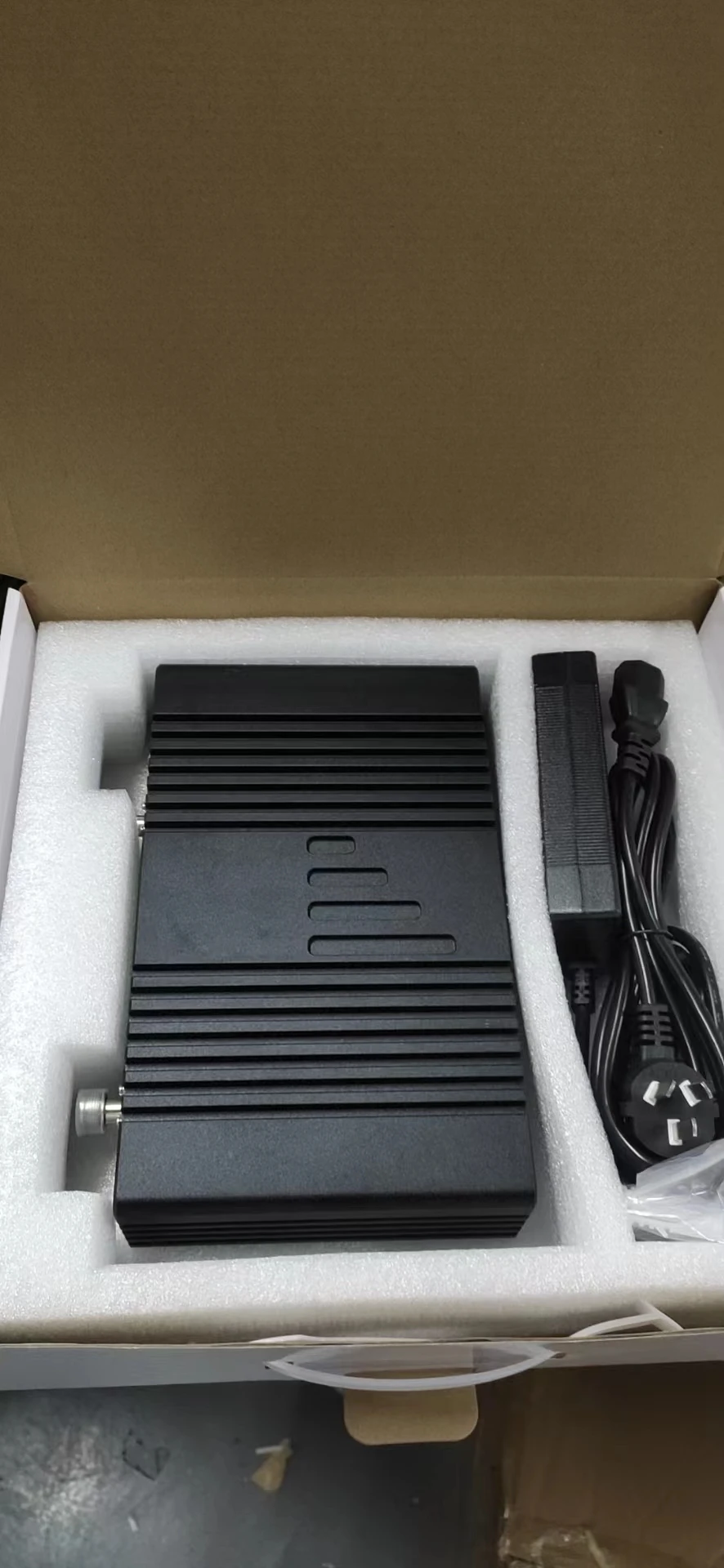 Wireless Satellite repeater SRT-01 Inmarsat Phone Indoor GPS Repeater / Amplifier Device (Inmarsat & Thuraya ) kit view 4