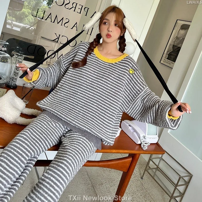 Sweet Striped Soft Pajamas Women\'s Autumn and Winter Embroidered Smiling Thickened Warm Knitted Two-Piece Home Clothes