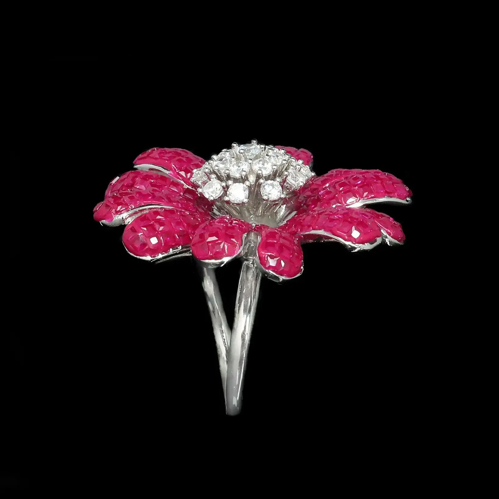 Elegant Mystery Set Ruby Flower Ring Luxury 925 Sterling Silver Daisy Design Statement Fine Jewelry for Women's Anniversary Gift