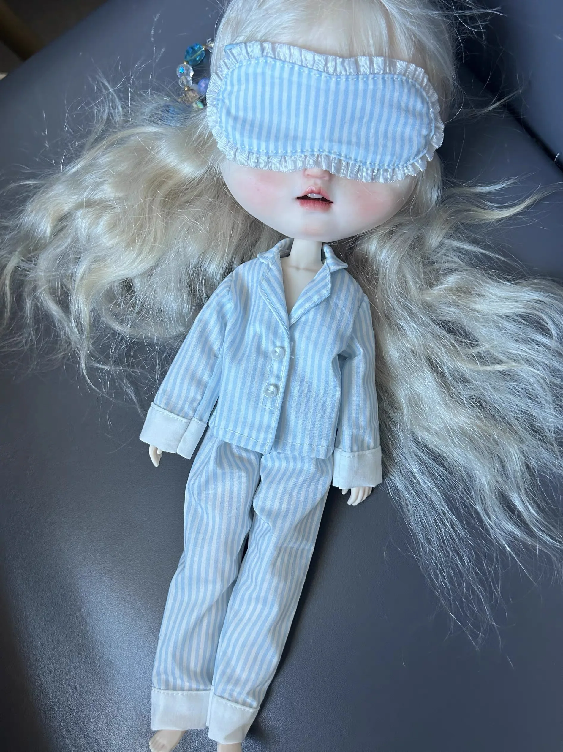 ملابس وإكسسوارات دمية بليث بطول 30 سم، ملابس منزلية على شكل دب كرتوني، بيجامة لطيفة وردية مخططة/منقوشة + طقم قناع للعين لدمية بليث