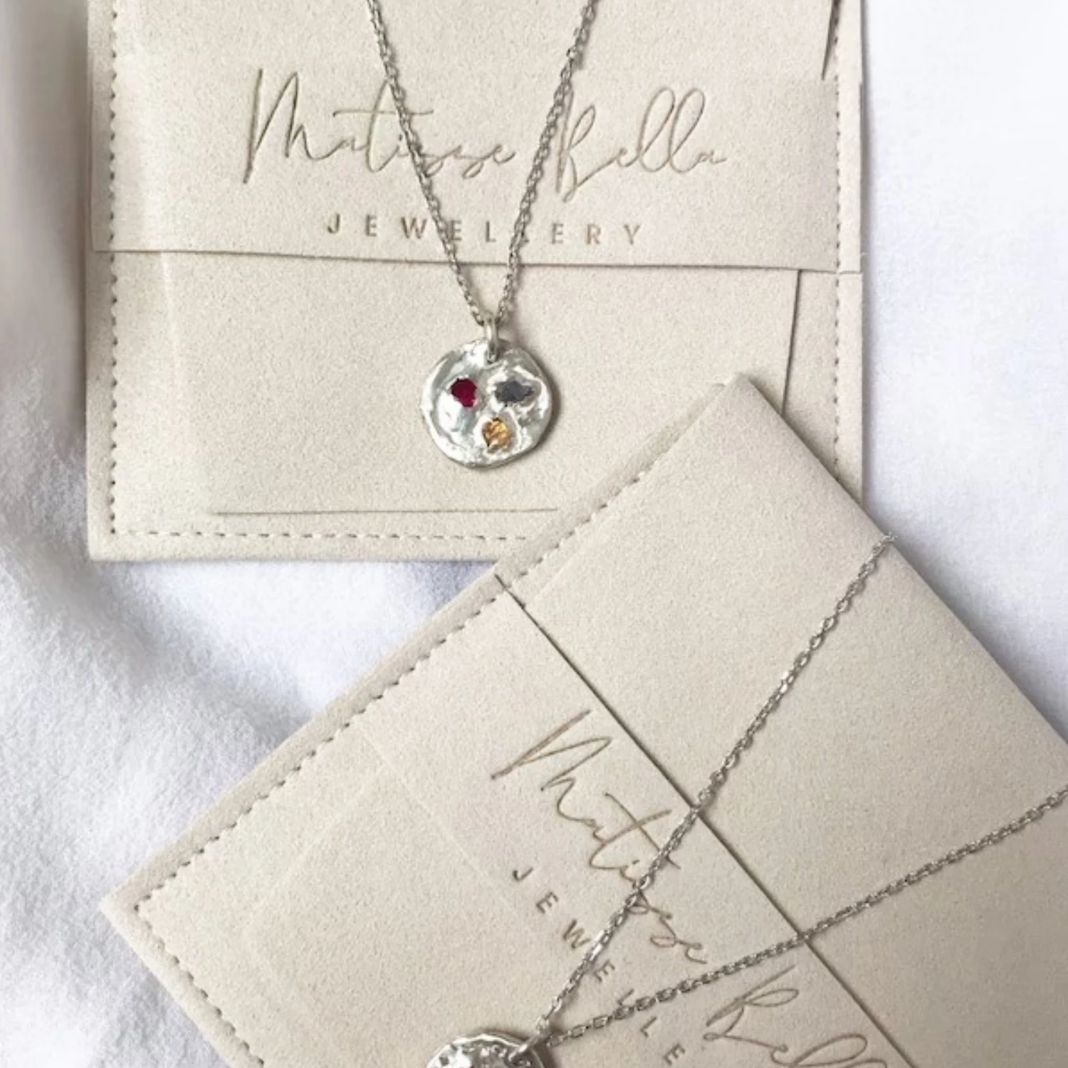 

Персонализированная фиолетовая шкатулка для драгоценностей из 20 шт. с мешочком из микрофибры: набор упаковки с логотипом