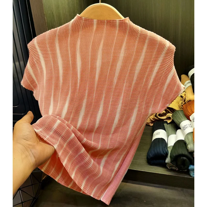 Miyake Sommer Neues T-Shirt Stehkragen Bedrucktes Maiskörner-Plissee-Top Damen Lässige vielseitige und dünne kurze Ärmel