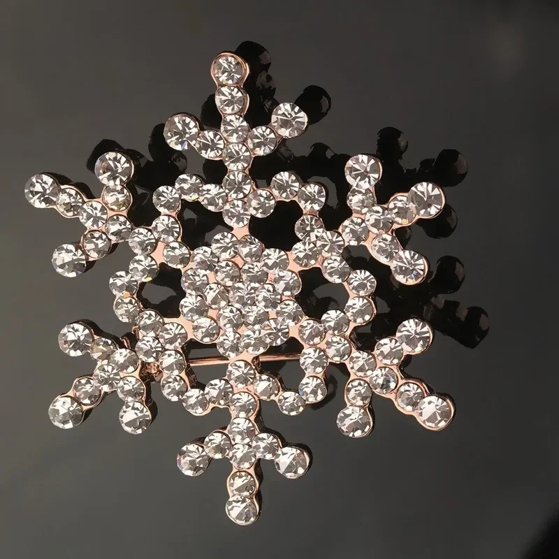 Christmas Style Decoration Charming Water Diamond Diamond Christmas Snow Flake Brooch Christmas Fashion Accessories for Women