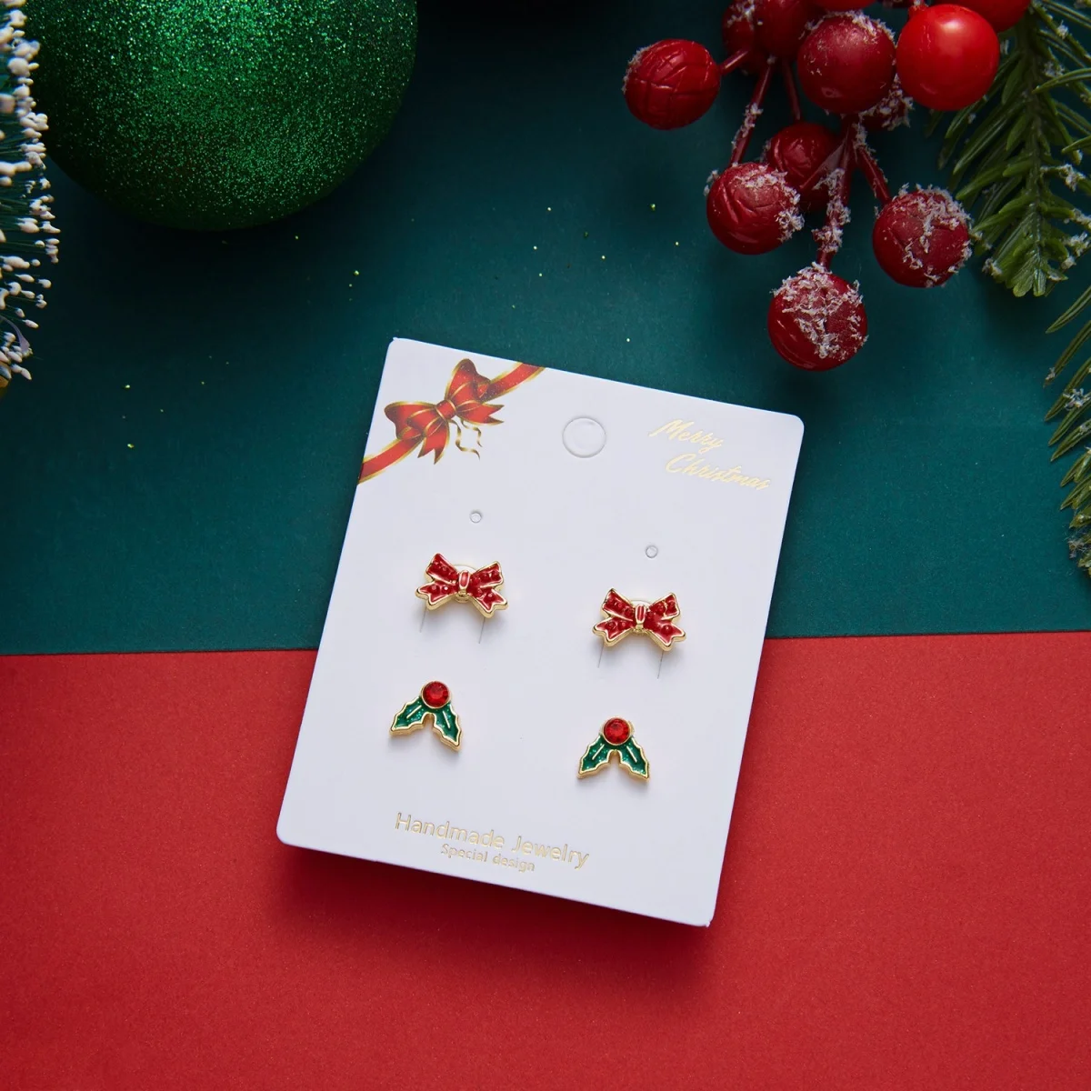 2 Paar/Set Niedliche Weihnachts-Lebkuchenmann-Zuckerstangen-Ohrstecker für Damen, Mini-Emaille-Schleifen-Blatt-Ohrringe, Neujahrs-Schmuck – Detail 25