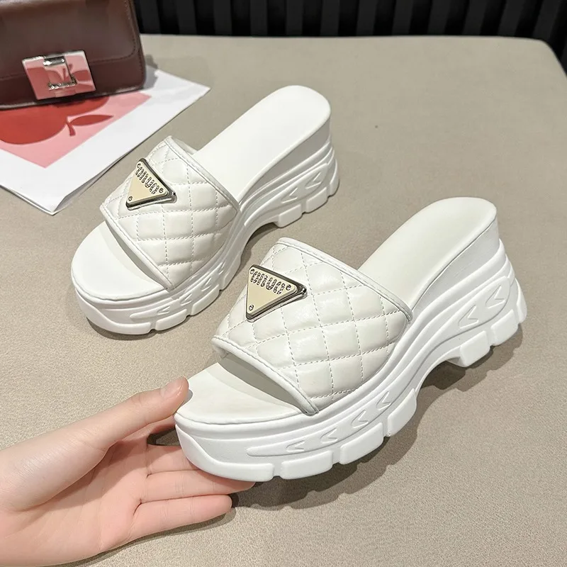 

2026 Fashion Metal Decor Thick Sole High Heels for Woman Summer New Non Slip Simple Style Comfort Women Shoes Сандали Женские
