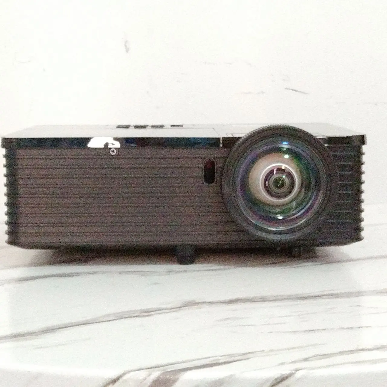 Short throw projector with  high lumen high brightness  long life projector