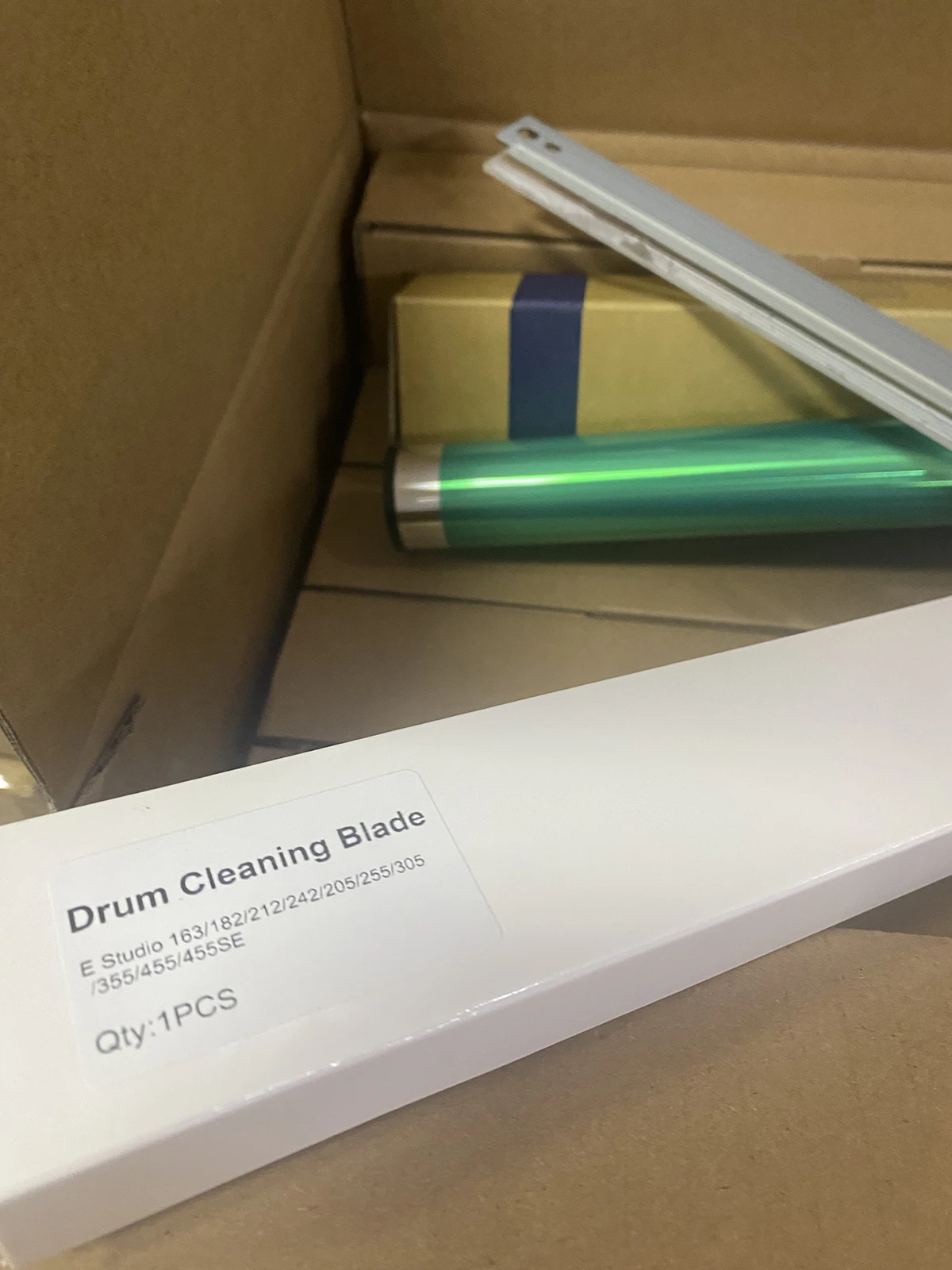 

Барабан OPC + чистящее лезвие для Toshiba E-Studio 168 208 230 280s 163 182 212 242 232 282 233 283 18 195 223 225 243 245 Цилиндр