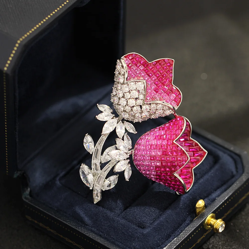 Luxury Two-Tone Crystal Tulip Brooch Double Flower 3D Niche Elegant Lapel Pin for Women