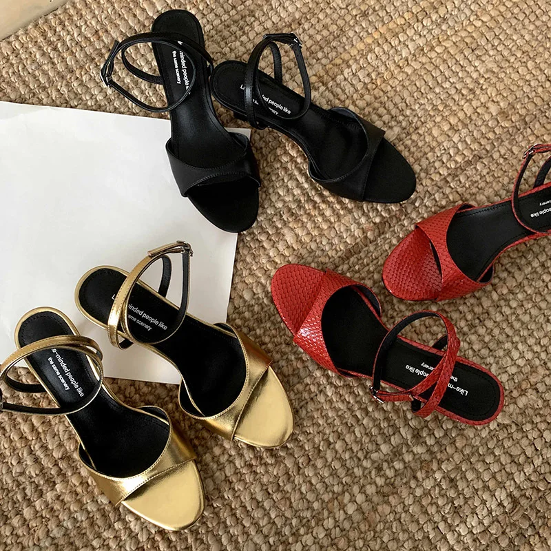 

Arden Furtado 2025 Summer Embossed cowhide word-cingulate Sandals Round toe Stilettos heels Open toe Modern Sandals Large size