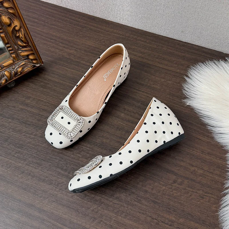 

New Women's Shoes Sweet Style Round Head Casual Shoes for Woman Fashion Metal Decoration Flat Shoe Designer Shoes Zapatos Mujer