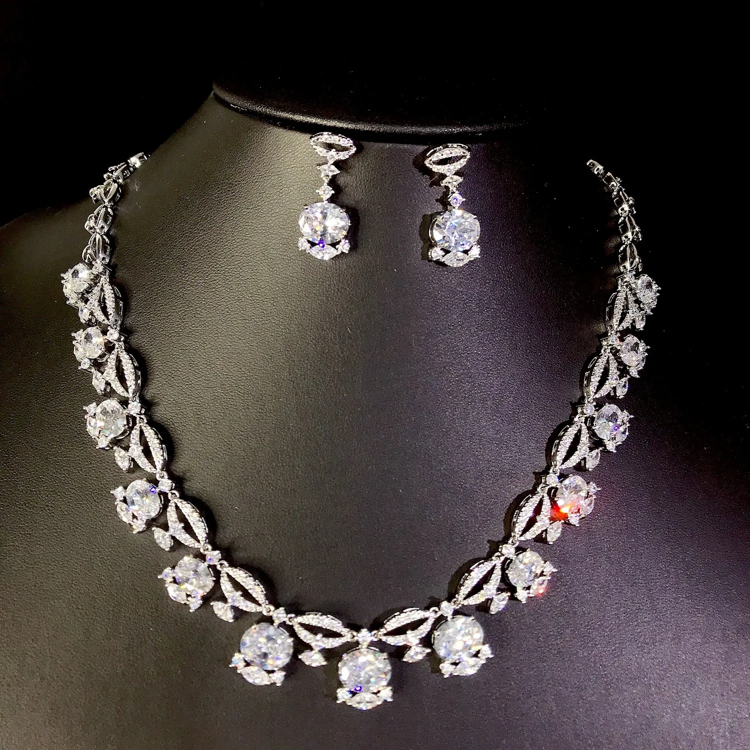 Simple Exquisite Cute Set Necklace and Earrings Suitable for Middle Eastern Everyday Women's Events Wedding Bridal Gift M-1048