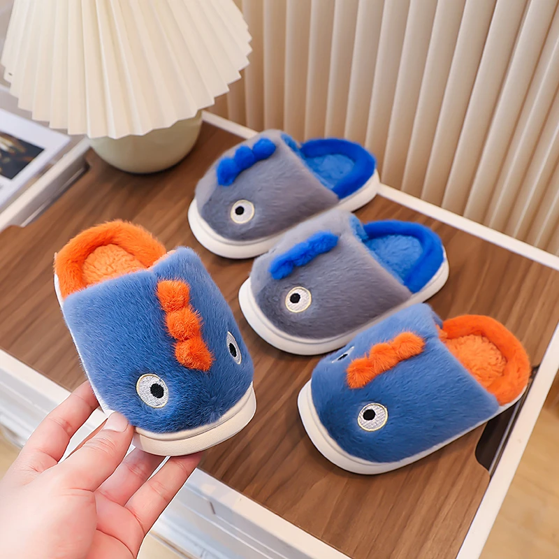 

Зимние детские тапочки с динозавром, очаровательная домашняя детская обувь на платформе, теплые плюшевые слипоны, повседневная обувь унисекс для мальчиков и девочек, размеры 24–35