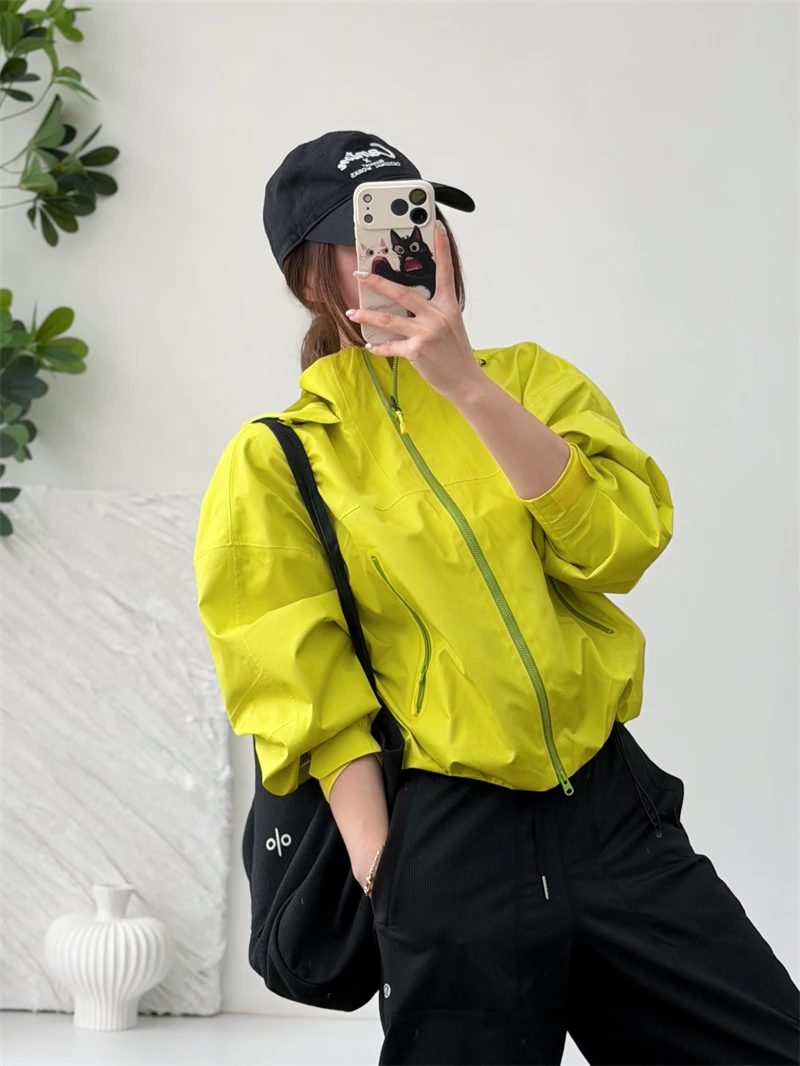 

Dopamine Color Outdoor Waterproof Three-Proof Hooded Jacket Women Loose Slimming Waist-Cinching Functional Style Coat