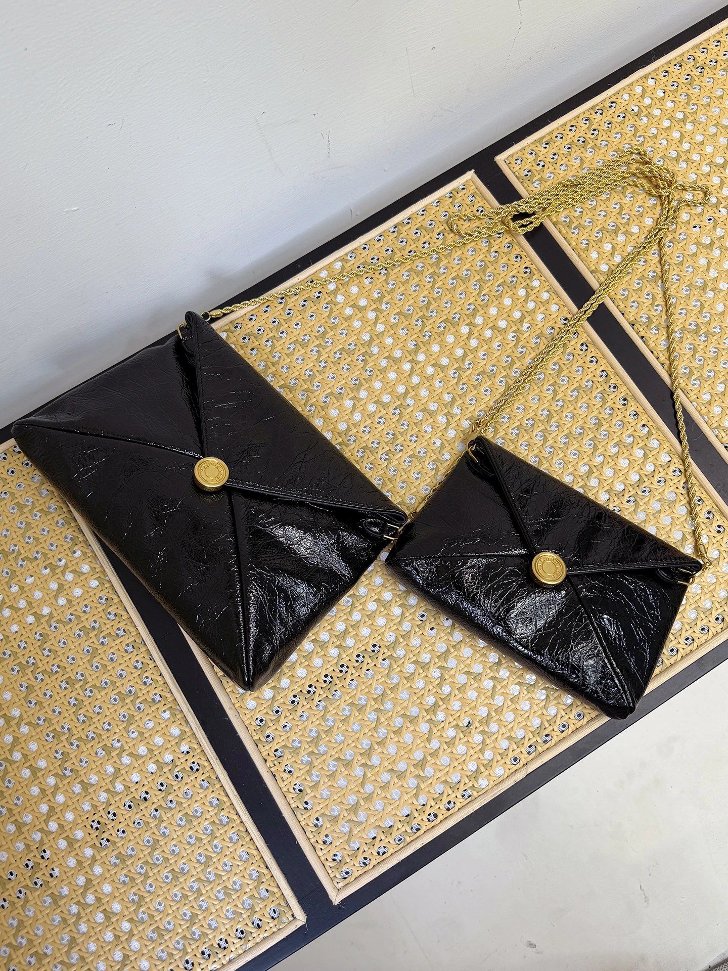 bolso-bandolera-de-cuero-con-diseno-de-sobre-y-monedas-doradas-para-mujer-bolso-de-hombro-con-cadena-para-el-dia-a-dia-bols
