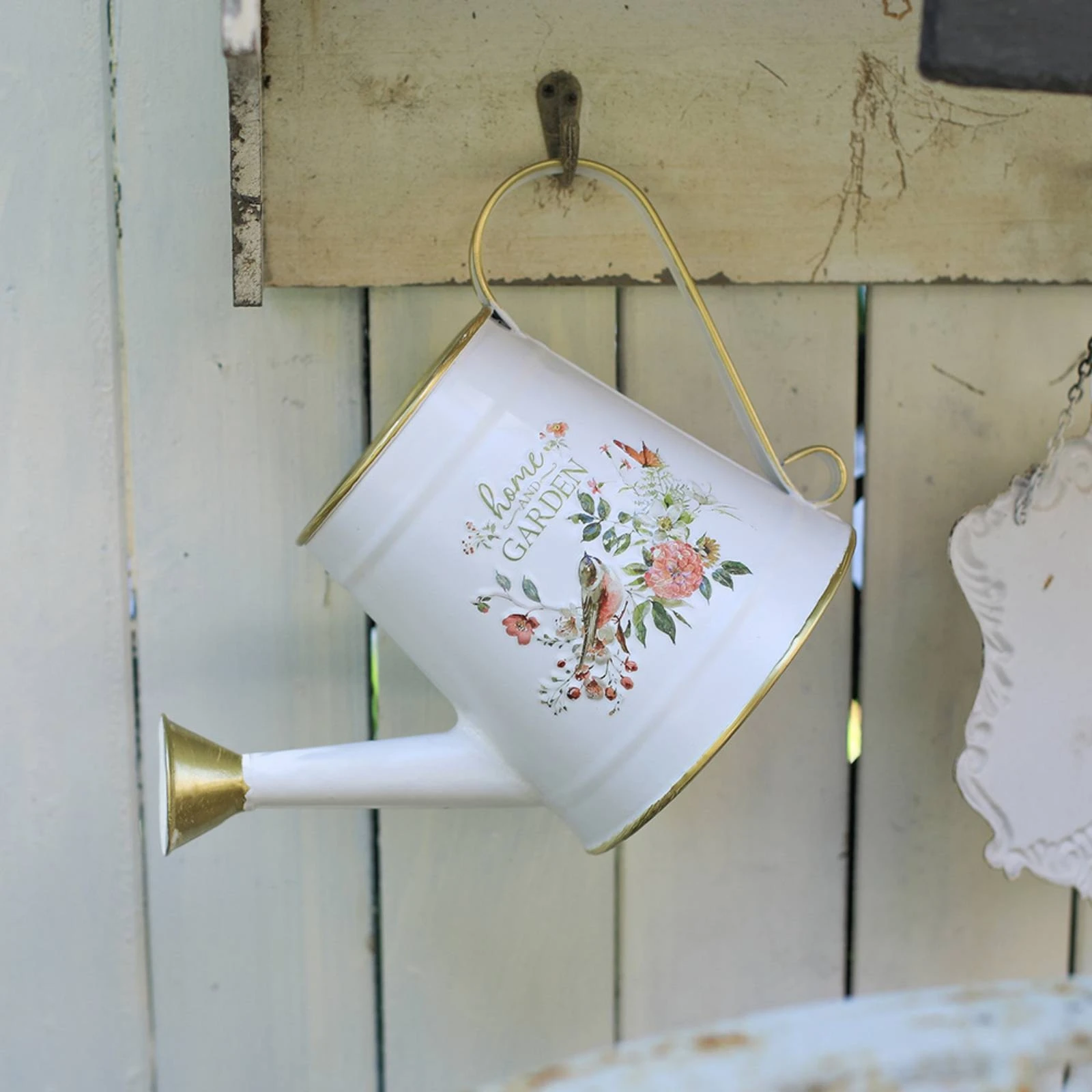 Metal Watering Can Gold Trim Curved Handle Watering Can Garden Tool Perforated Weather-Resistant