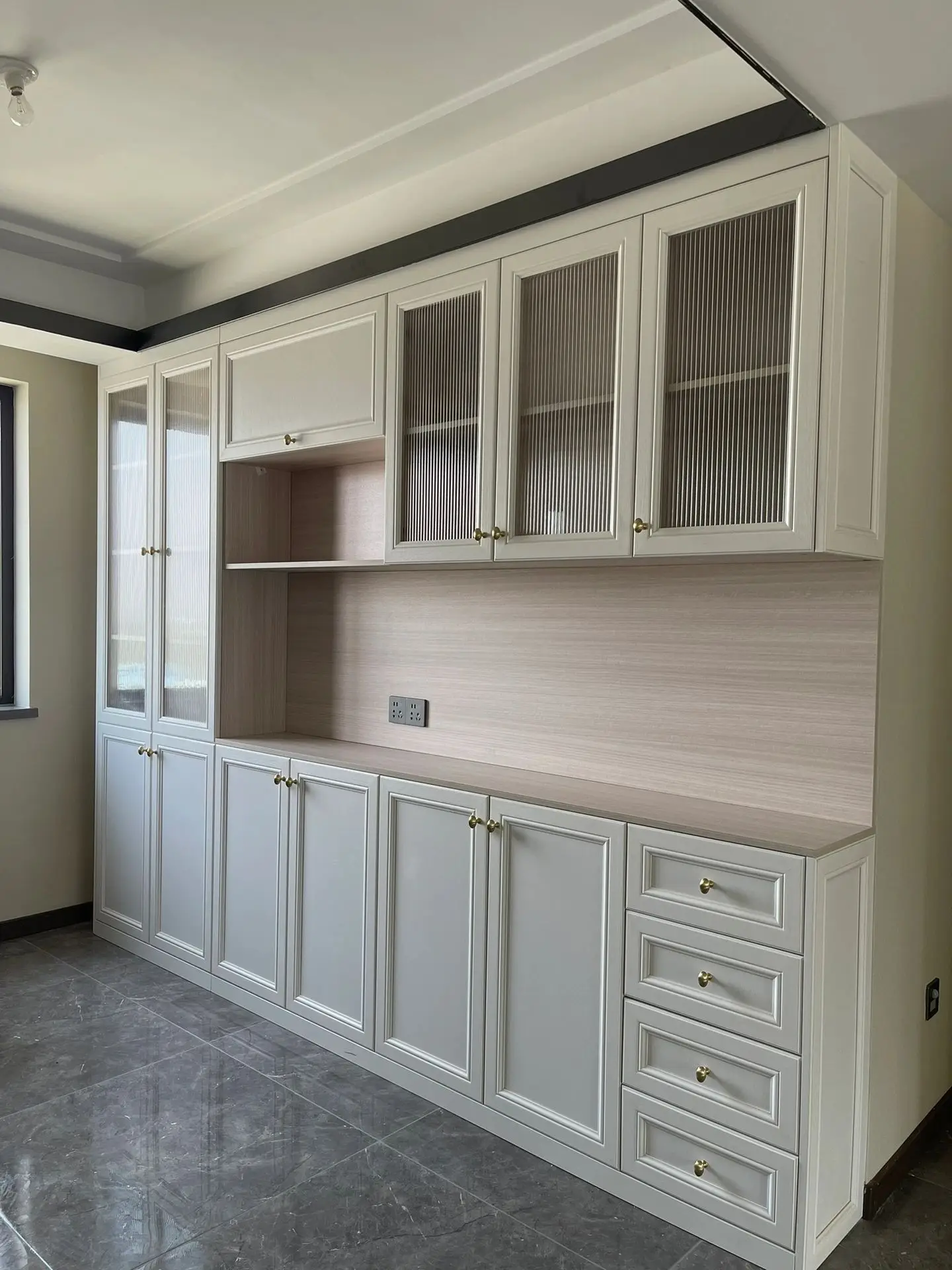 Estilo francês moderno móveis para casa aparador armário de madeira vinho e utensílios de mesa armazenamento para jantar e sala de estar para vilas