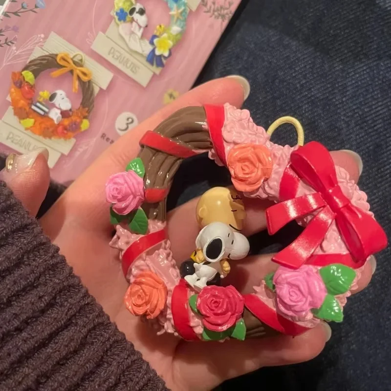Novo genuíno re-ment snoopy grinalda série caixa cega bonito ornamento de mesa coleção item na moda alta qualidade presentes de aniversário da menina