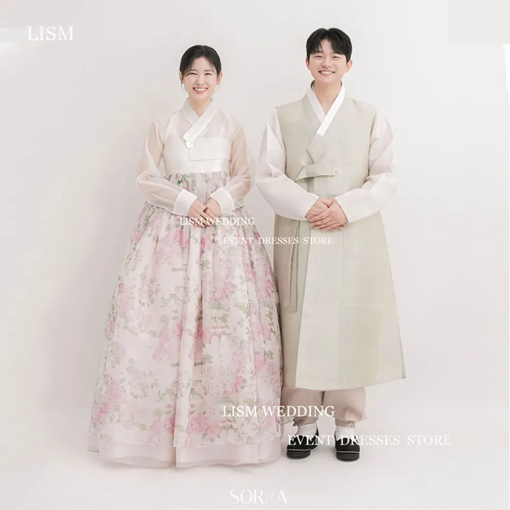 LISM White And Pink Traditional Korean Wedding Dress Two-Piece Printed Bridal Gown V-Neck Long Sleeve Floor Length 웨딩사진