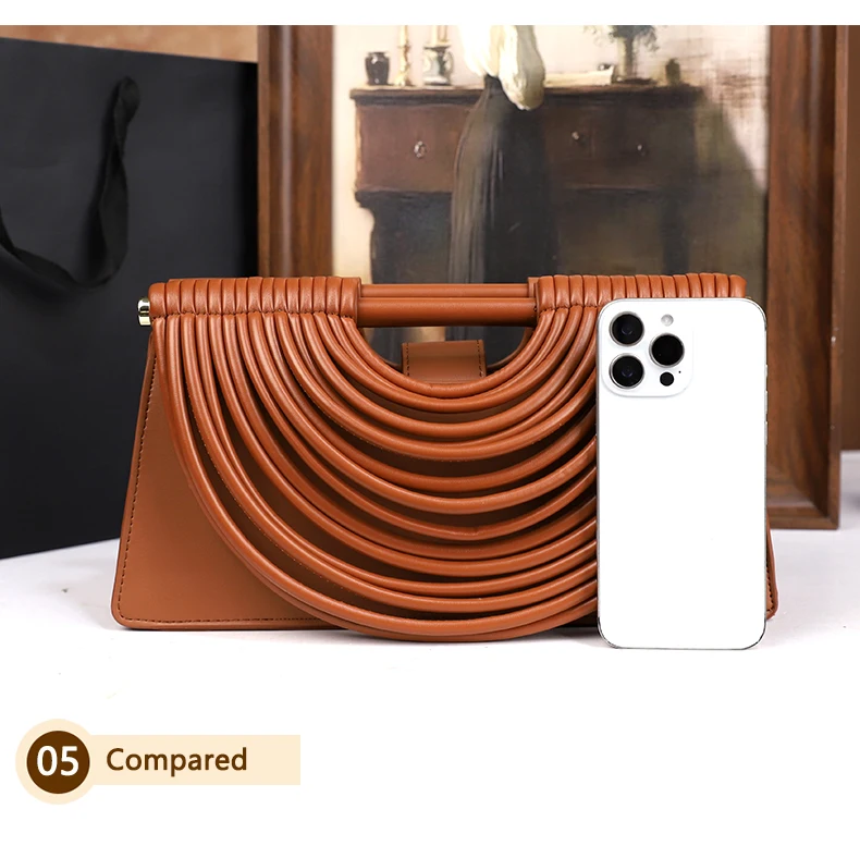 Die neue handgewebte Tasche mit Linienmuster von 2025 ist eine einzigartige, hochwertige, individuelle und modische Handtasche für Frauen. – Detail 17