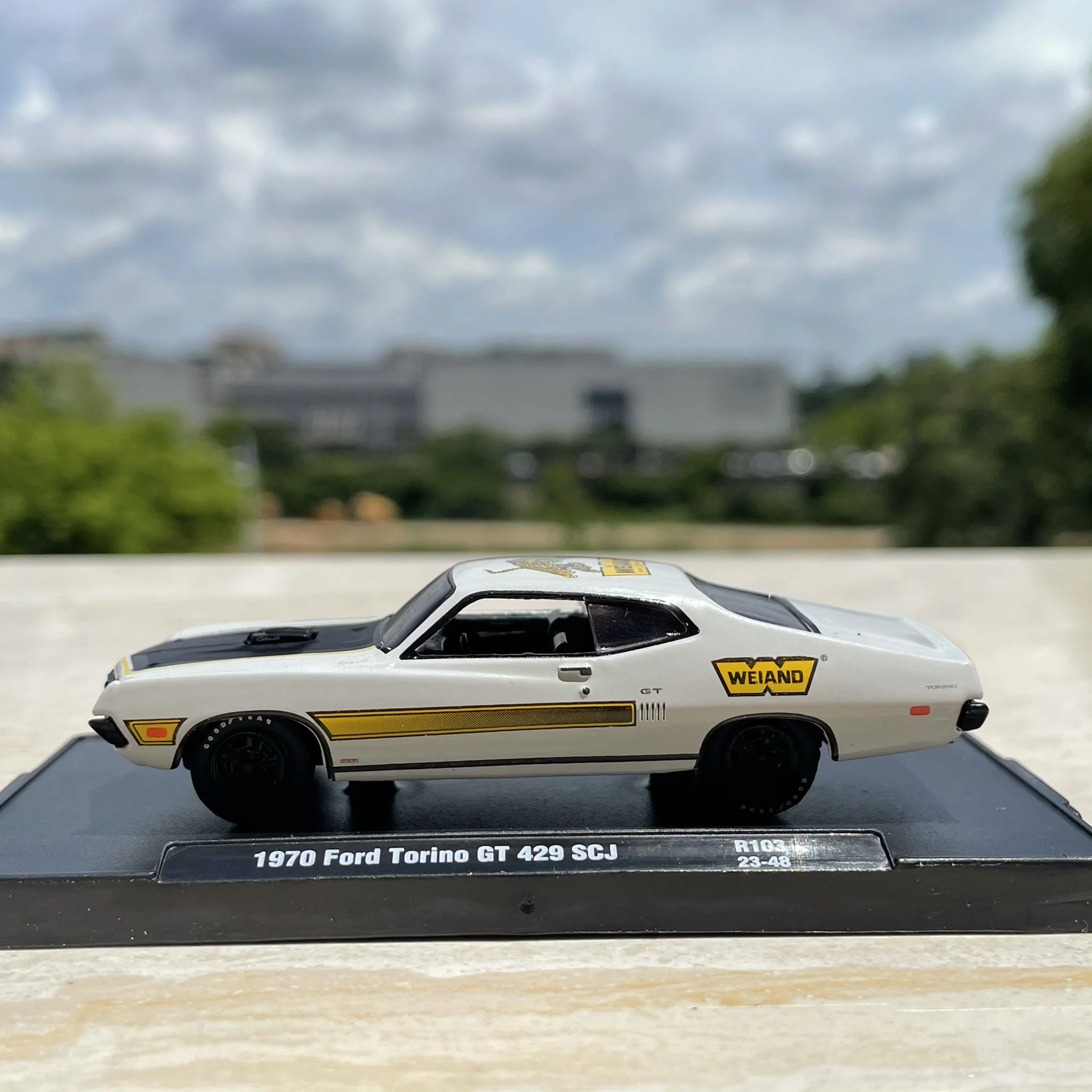 Diecast 1:64 Scale Ford TorinoGT Alloy Car Model Collectible Toy Gift Souvenir Display Ornament