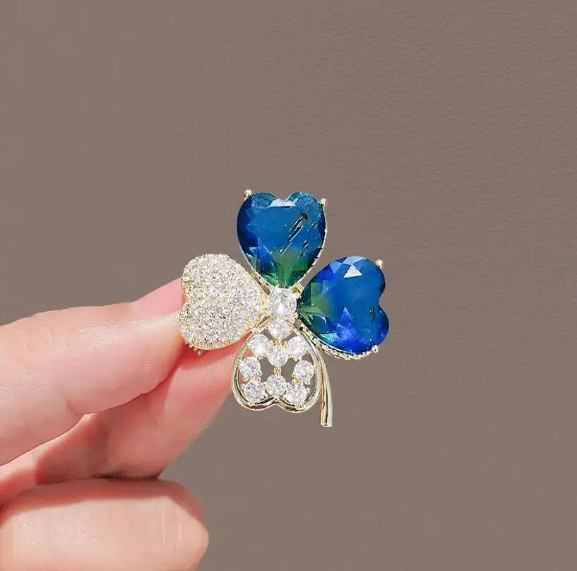 Luxury Blue Crystal Flower Brooches for Women High-end Four Leaf Clover Love Heart Badges Lapel Cap Pins Accessories Jewelry