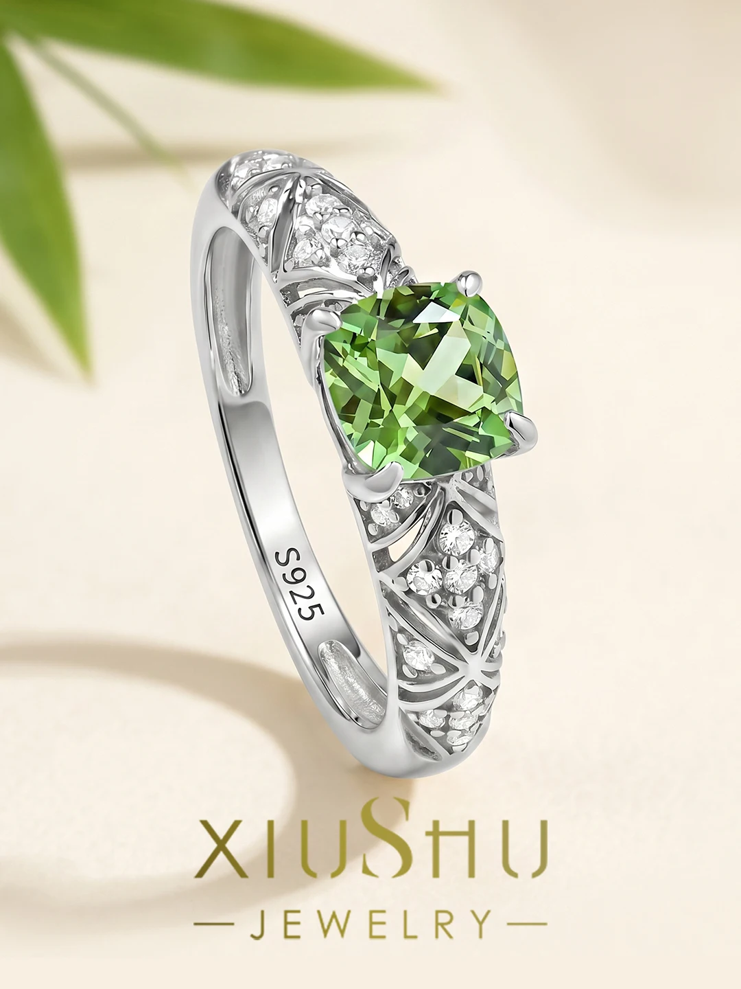 bague-en-argent-s925-gravee-avec-un-design-ajoure-pierre-precieuse-cultivee-tourmaline-verte-claire-bague-de-fiancailles-pour-petite-amie
