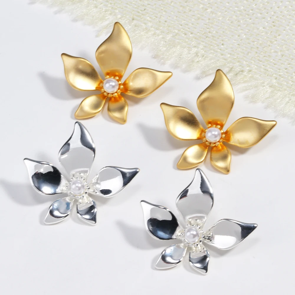 Gold Color Matte Texture Etal Flower Stud Earrings for Women Girls S Daily Wear Fashion Party Jewelry Gifts