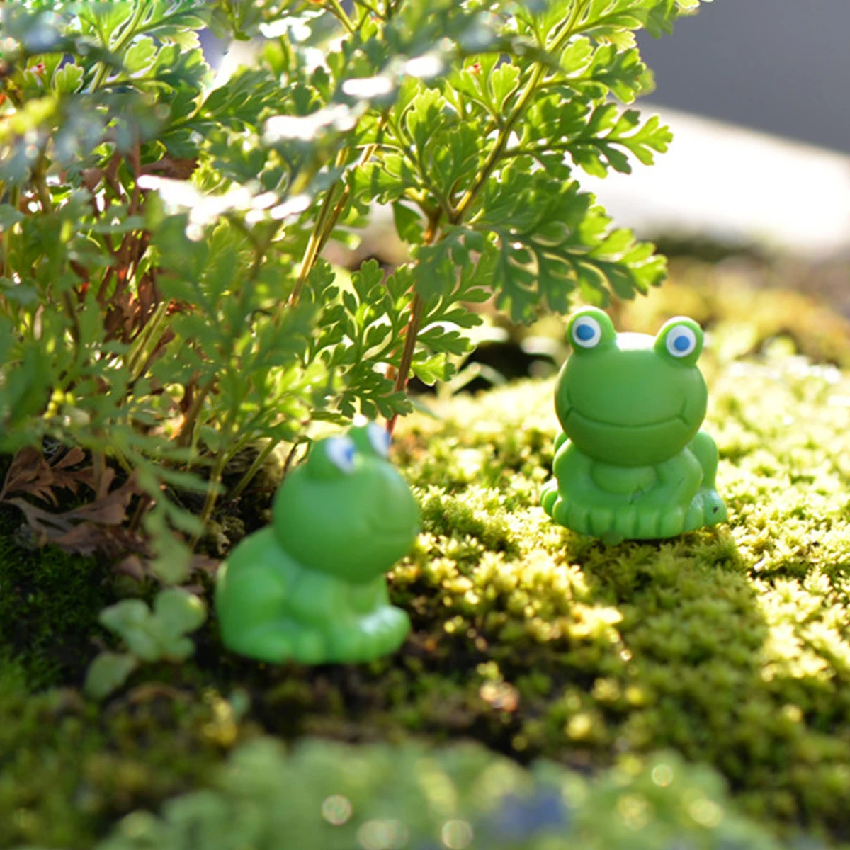 

10pcs Frog naments Premium Resin Car Accessories Home Decor Bedroom Living Room Office Animals Sculptures Gifts for Family