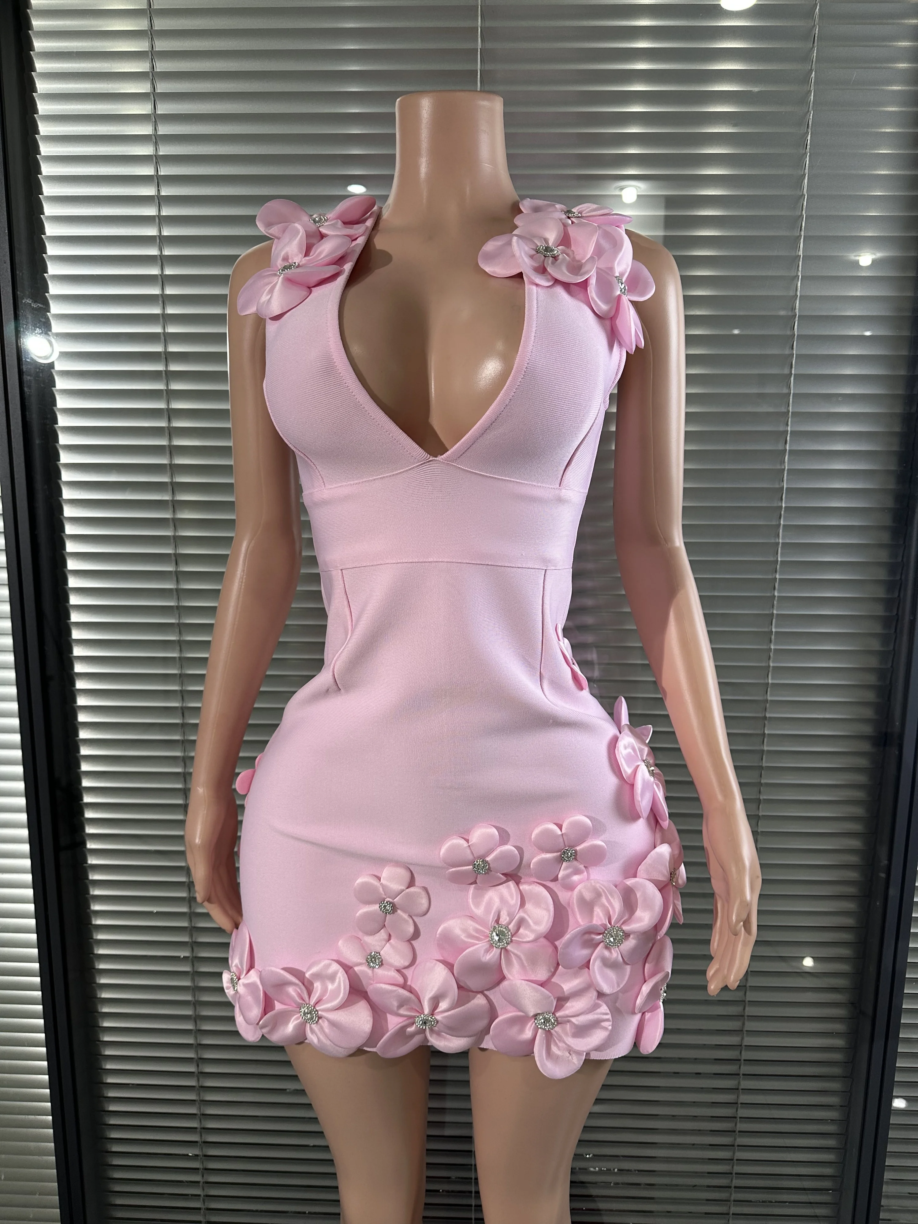 Glamorous Sexy Crystal 3D Flowers Emmbellished Deep V-neck Sleeveless High Waist Evening Party Bandage Mini Dress