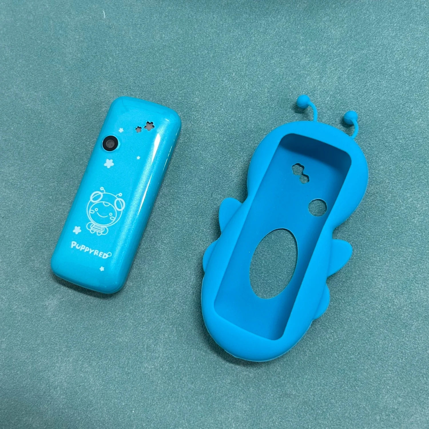 COCOBEIR D666 2G Cute Mini Cellphone Dual SIM Card Camera FM Radio Bluetooth Alarm 1500mAh GSM Mobile Phone Multi-language