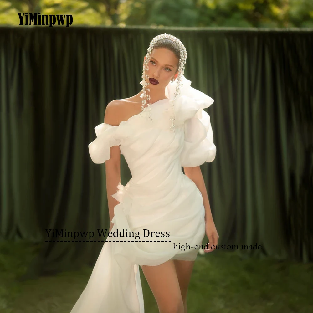 Minimalistische civiele bruiloftsjurken één schouder organza rechte plooi korte bruidsjurken met trein boven de knie op maat