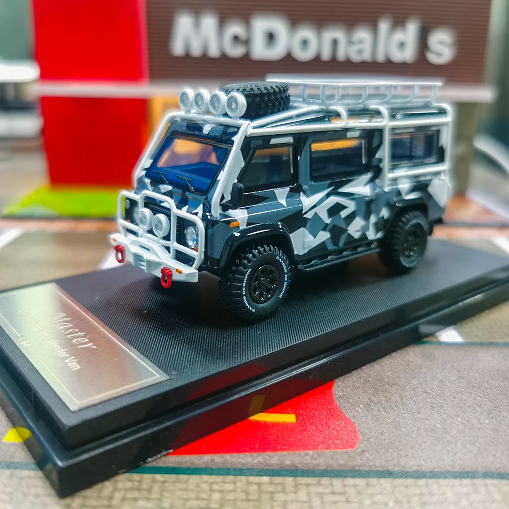 ماستر 1/64 لـ Defender Van Diecast Toys نماذج السيارات هدايا هواية مصغرة قابلة للجمع