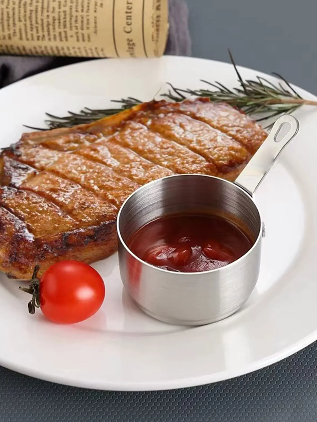 304 كوب صلصة من الفولاذ المقاوم للصدأ 100 مللي مع مقبض غمس طبق الإبداعية مطعم ستيك كوب صلصة الكاتشب التوابل وعاء صغير 1 قطعة