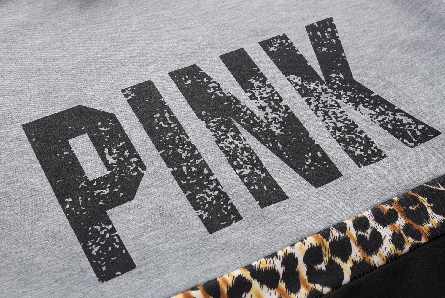 2023 Ladies PINK Letter Print Full Sleeve Hooded Sweatshirt Leopard Print Black Grey Casual Costume New Arrival Cotton Women Top