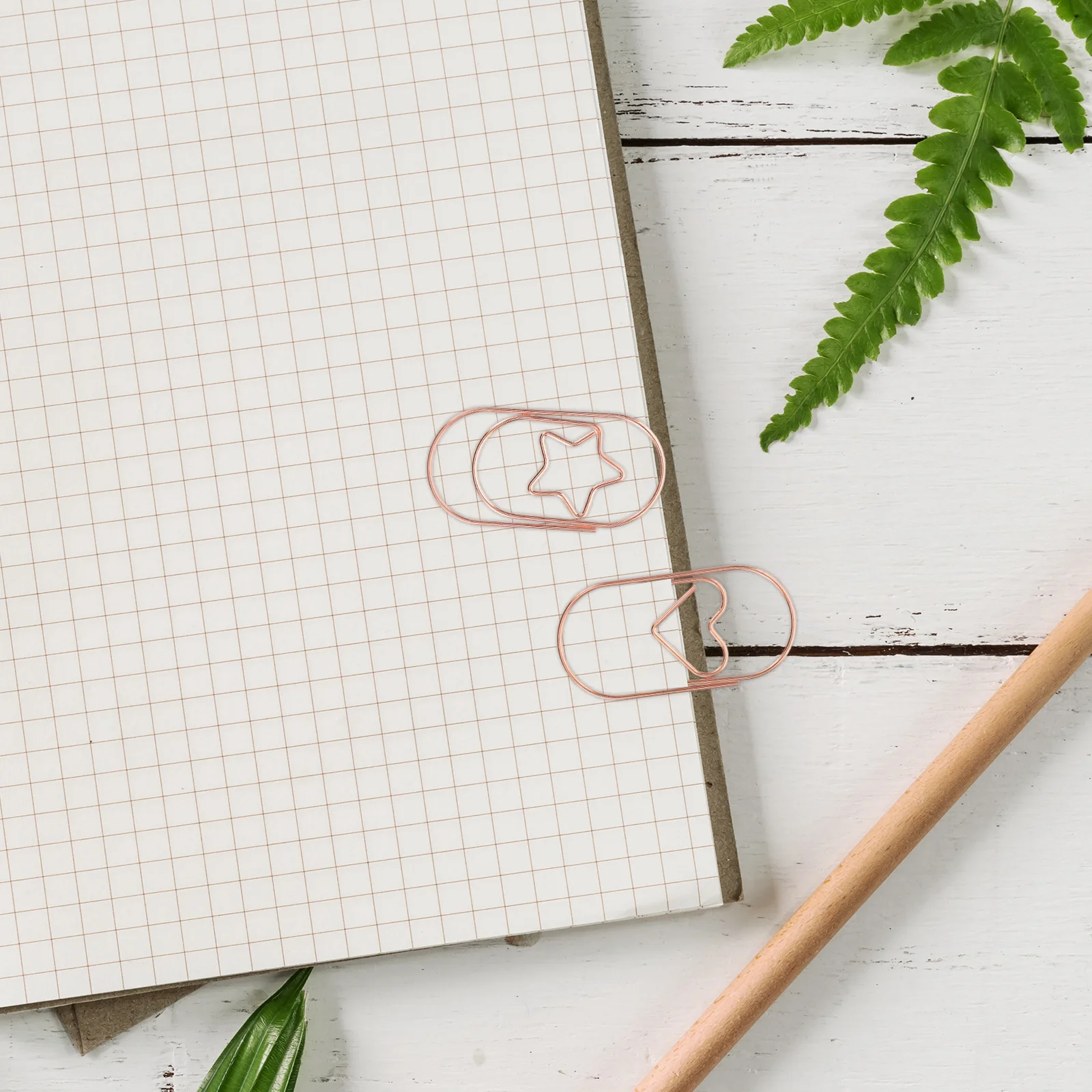 

24Pcs Creative Heart Star Paper Clips Metal Fixing Clips for Office School Home Document Bookmarks Bookmark Paper Clip