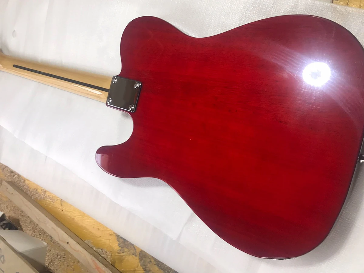 High Quality Red 6 Strings Electric Guitar Special Pattern Maple Fretboard Chrome Hardwares Factory Customizable