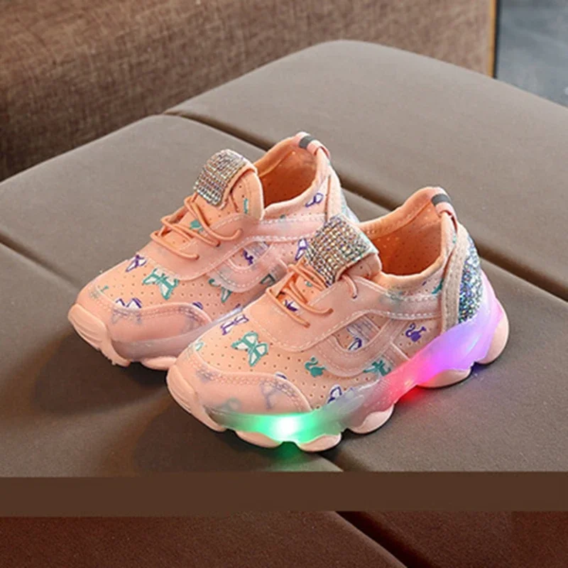 New Baby Girls Shoes Glowing Sneakers Casual Autumn Breathable Outdoor Sport Shoes Toddler Boys Lighting Shoes For Kids Luminous