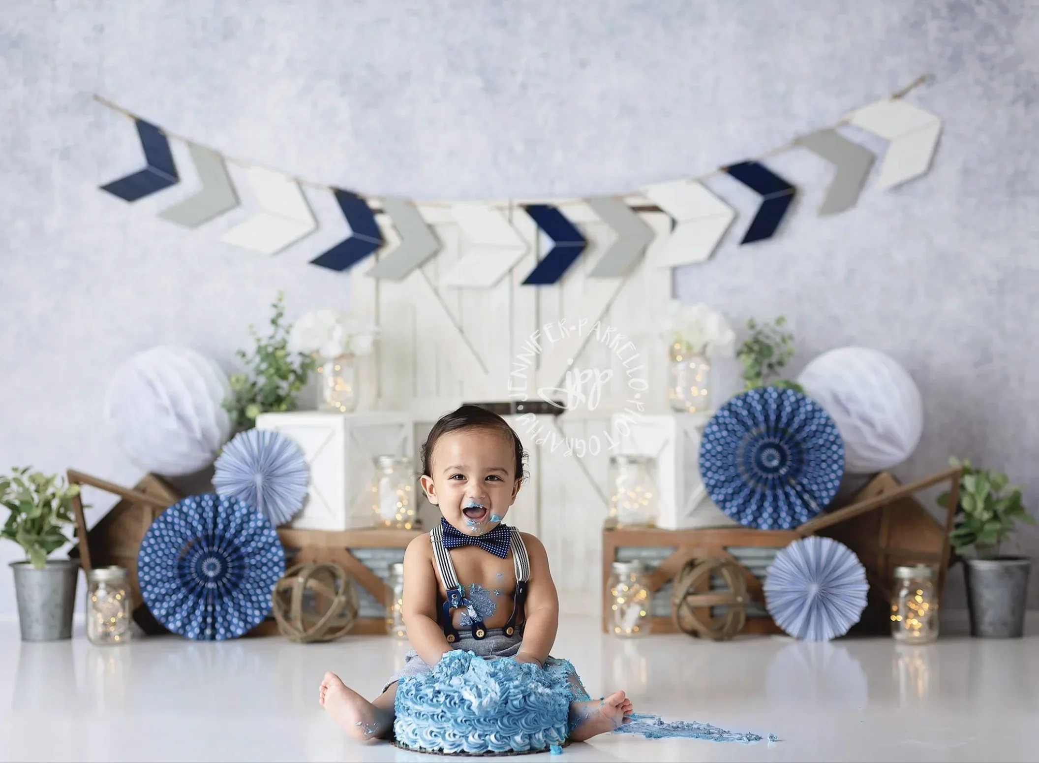 

Cake Smash Photo Background Gray Lightbox Wood Grains Rustic Yard Wall Peaceful Ambiance Birthday Portrait Backdrop Photography