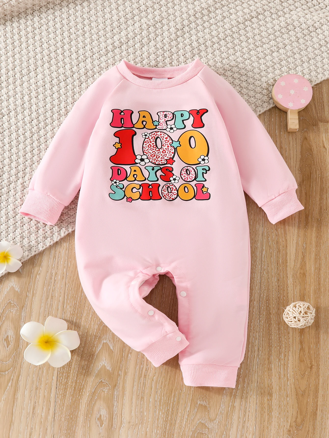 Niedlicher lässiger Strampler mit Alphabet-Aufdruck für Frühlingsbabys und Kleinkinder
