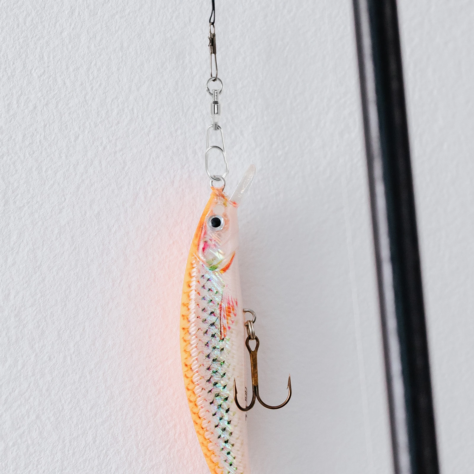 

30Pcs Fishing Swivels Sturdy Saltwater Barrel Swivels with Safety Ring for Head Hooks Fishing Line Group Tiny