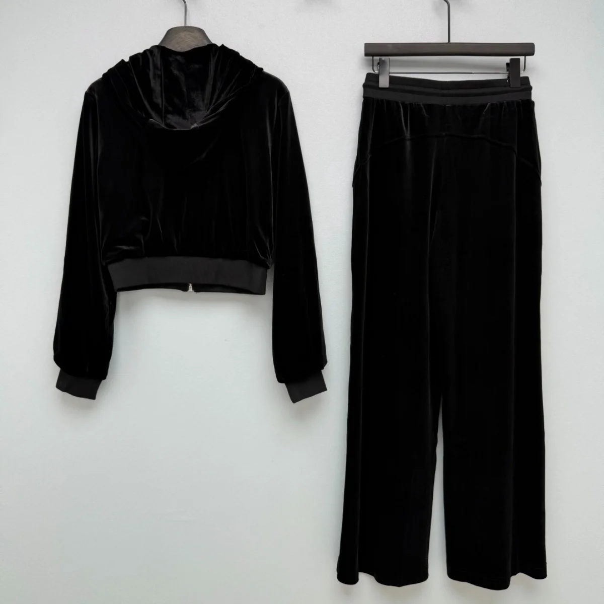2026 High quality women's black plush hooded short jacket wide leg pants two-piece set--2026010270