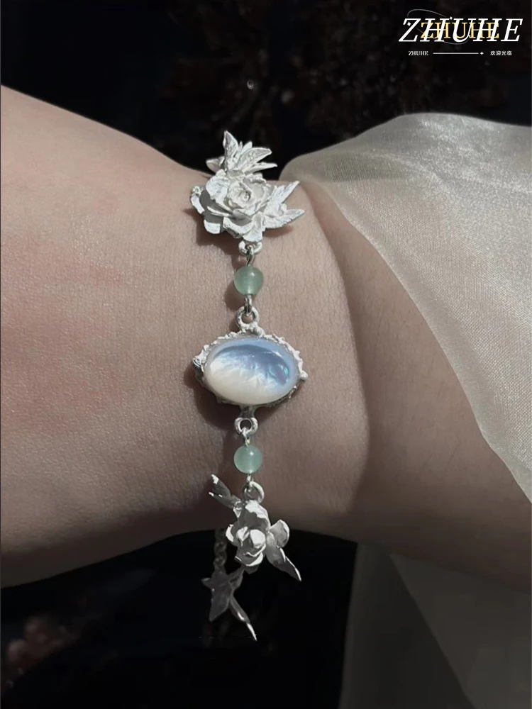 

ZHUHE The Gardenia Flower Bracelet In A Retro Style Is A Perfect Jewelry Accessory For Women And A Party Gift For Their Girlfrie