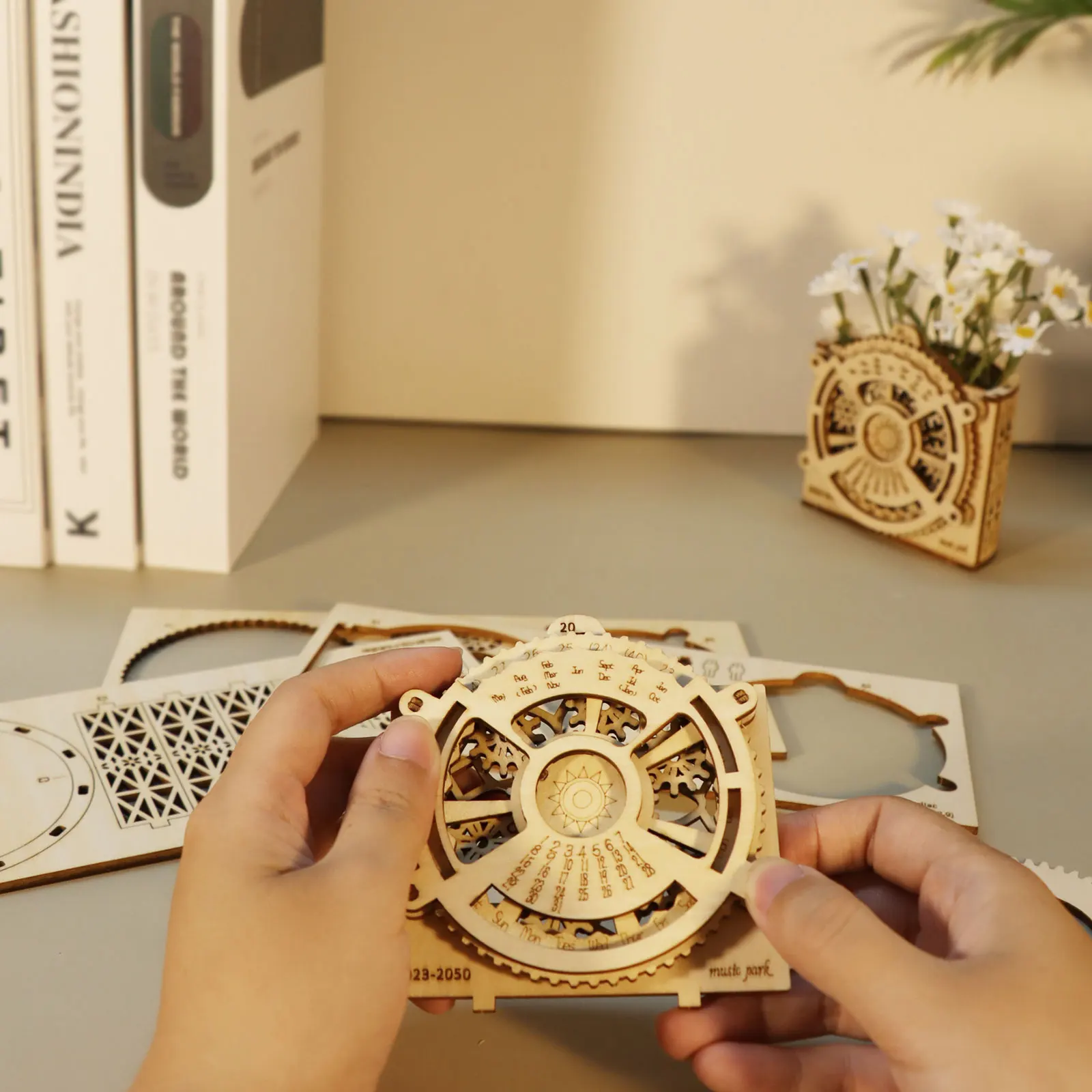 2세트 3D 나무 퍼즐 영구 달력 기계식 기어 장난감 조립 세트 두뇌 게임 공학 장난감 모델 키트