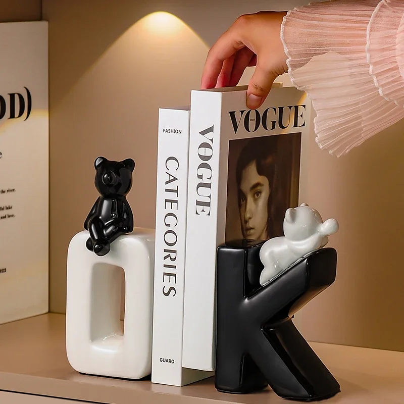 

Черная маленькая милая фигурка с белыми аксессуарами, новые эстетические подарки для женской фигурки, декор для ванной комнаты