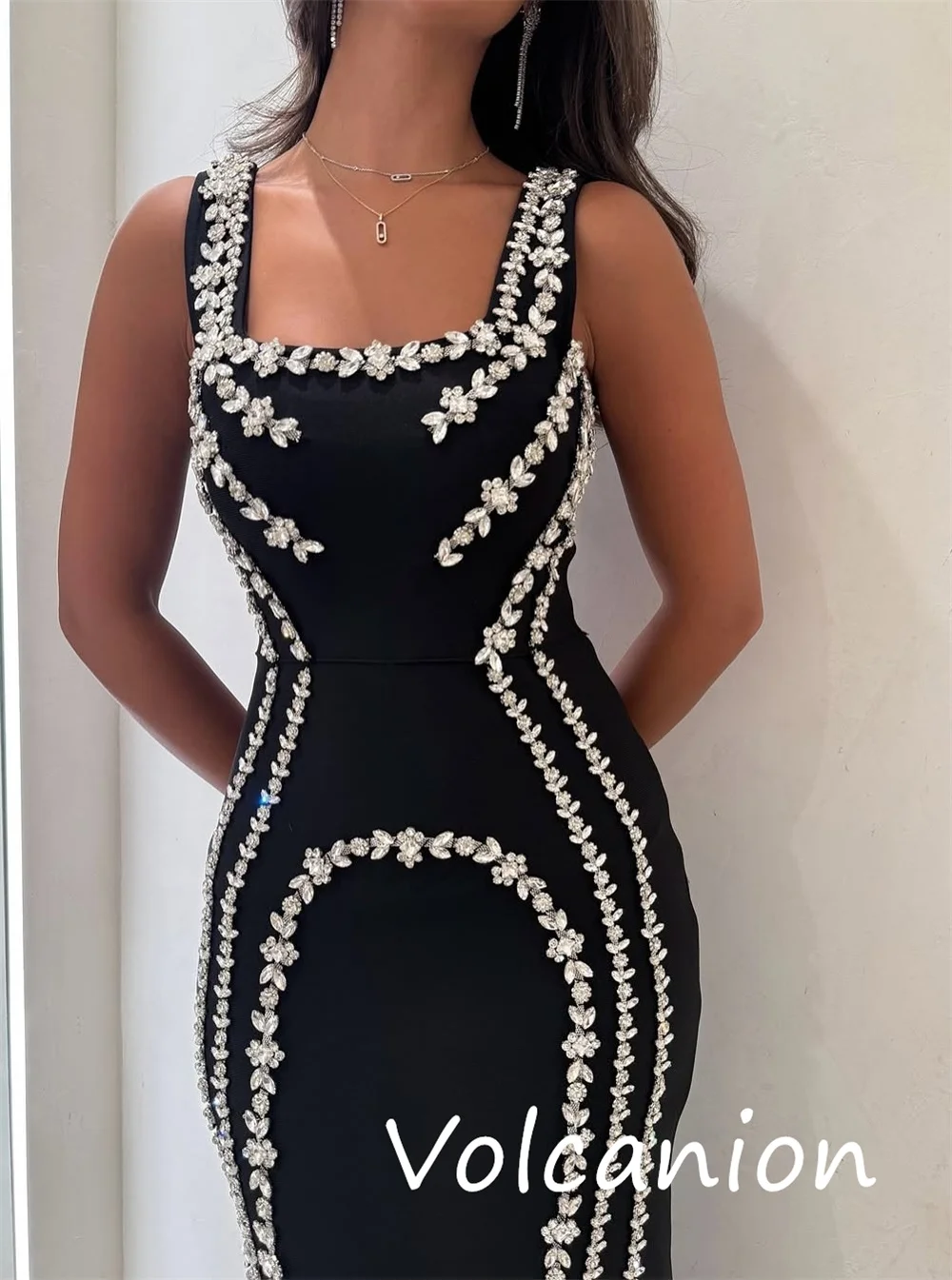 맞춤 제작된 모던 스타일 저지 스팽글 트럼펫 스퀘어넥 미디 드레스, 맞춤 행사용 정장 캐주얼 드레스