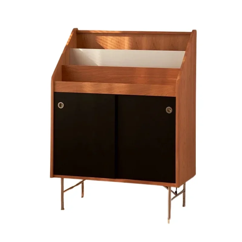 

Книжный шкаф-витрина из массива дерева в средневековом стиле для гостиной, с цветовой гаммой в стиле Мартин