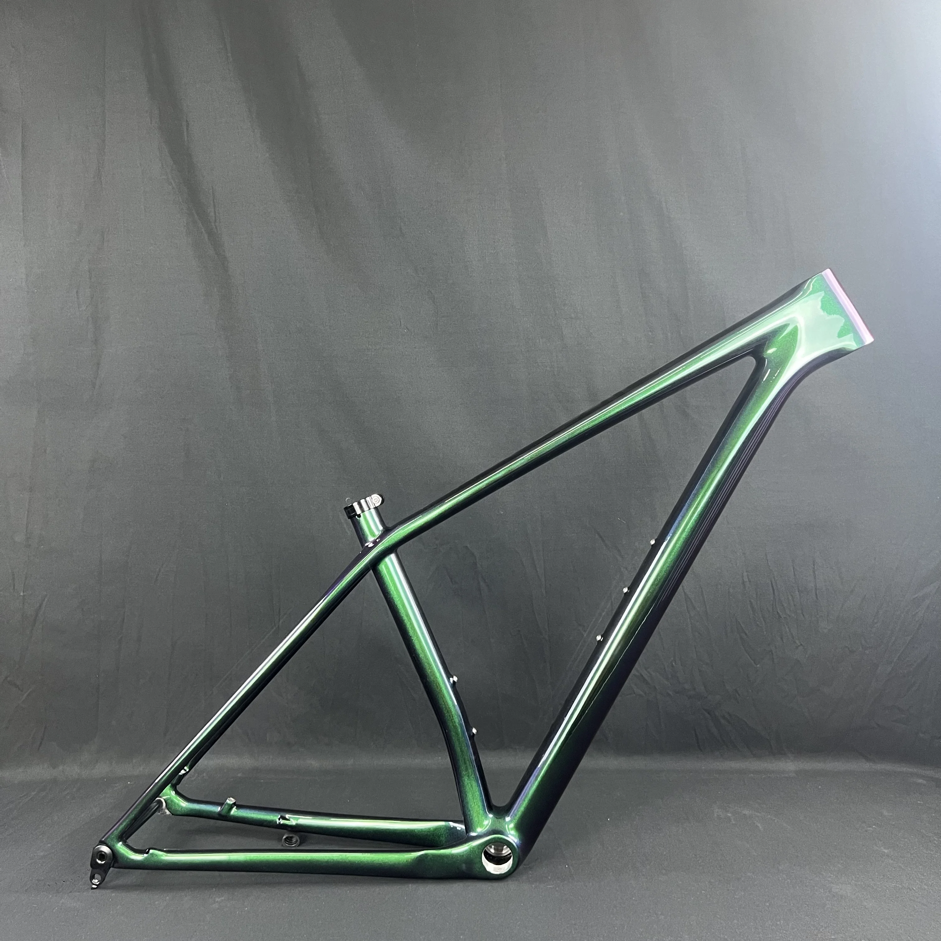 

Carbon fiber T1000 high-strength mountain bike frame, with pressurized design, 148*12 dimensions, external cable routing, seat p