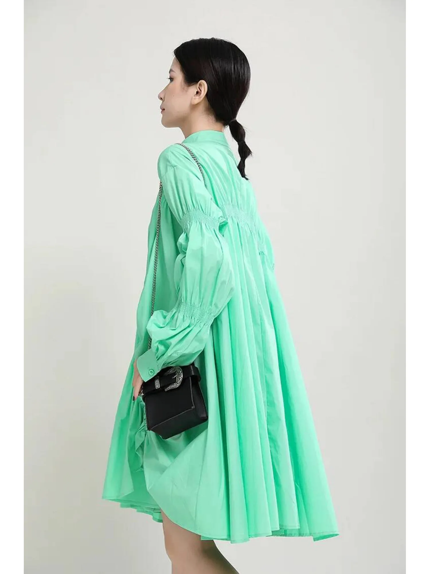 ชุดเต้นรําคลาสสิกหลวมพร้อมแขนโคมไฟ Ruched และชายเสื้อไม่สม่ําเสมอสําหรับสวมใส่บนเวทีหรือการแสดงชุดปาร์ตี้ฮันบก